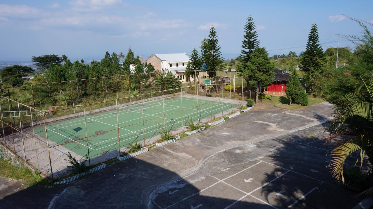 Hotel Surya Indah Batu Malang Екстер'єр фото