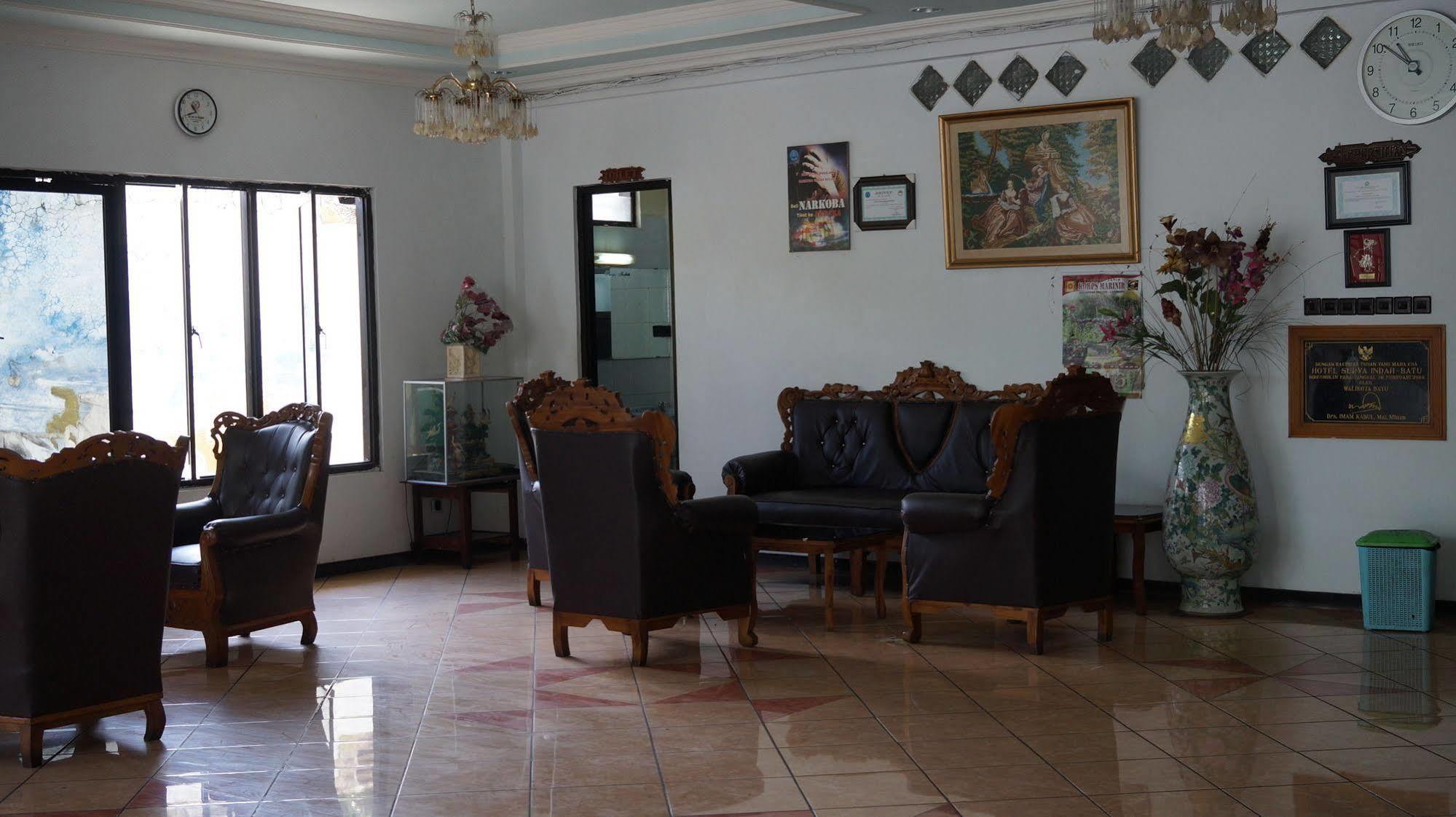 Hotel Surya Indah Batu Malang Екстер'єр фото