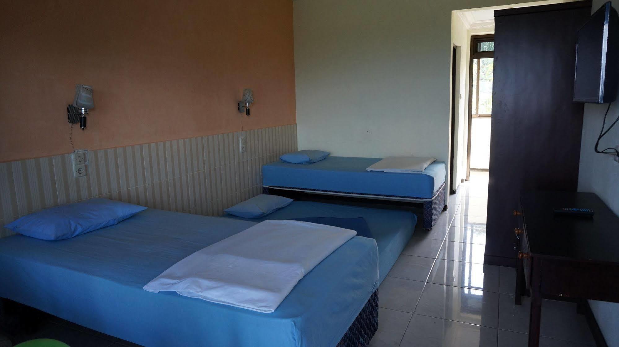 Hotel Surya Indah Batu Malang Екстер'єр фото