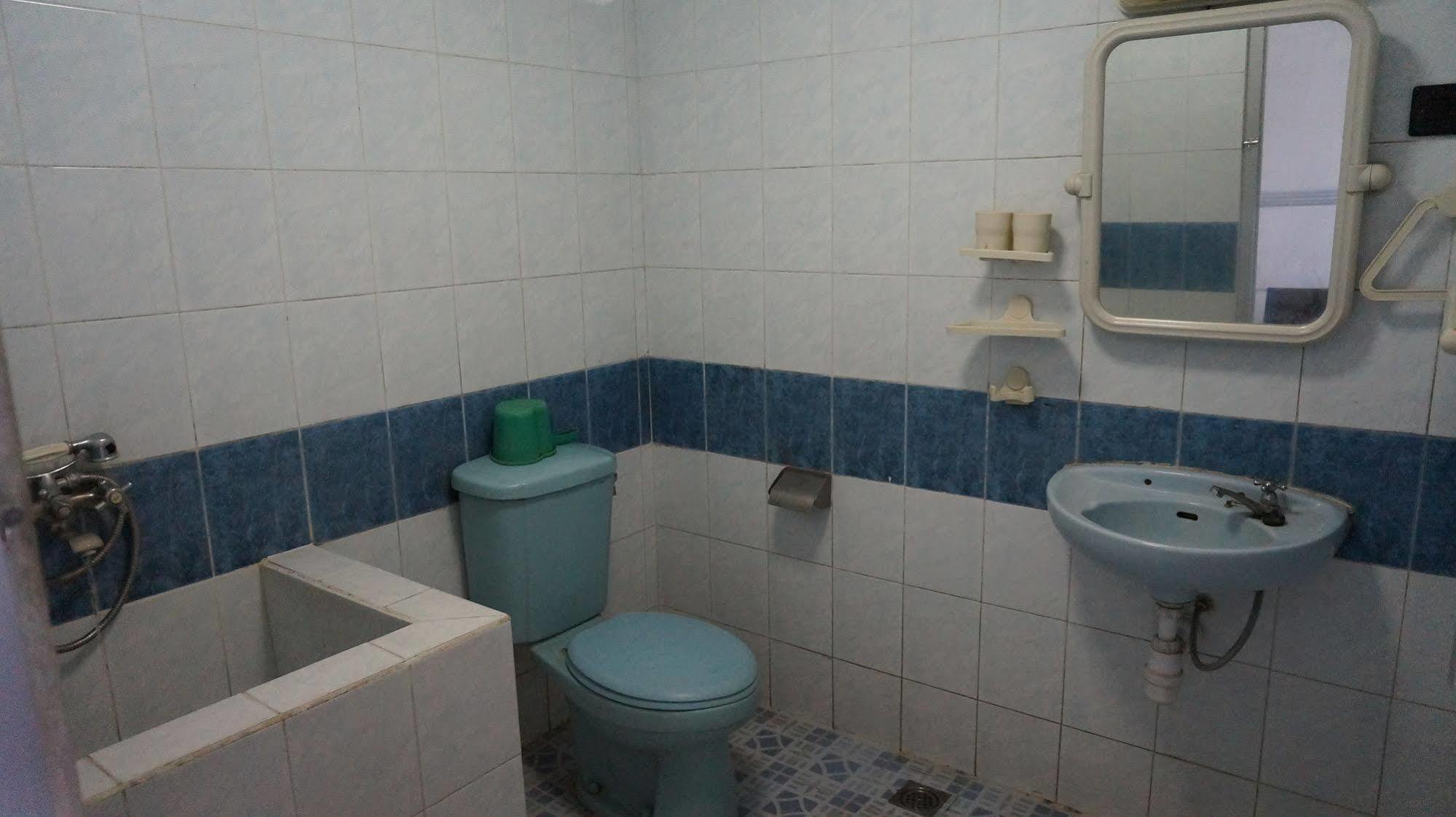 Hotel Surya Indah Batu Malang Екстер'єр фото